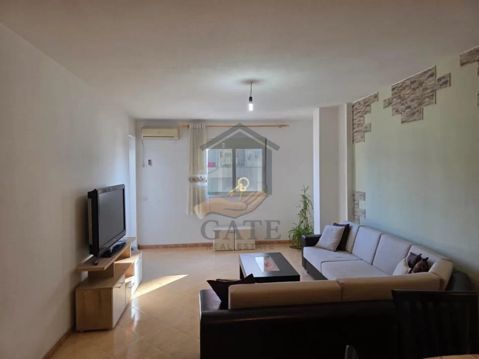 Durres, jepet me qera apartament 2+1 Kati 5, 80 m² 400 € (UKD)