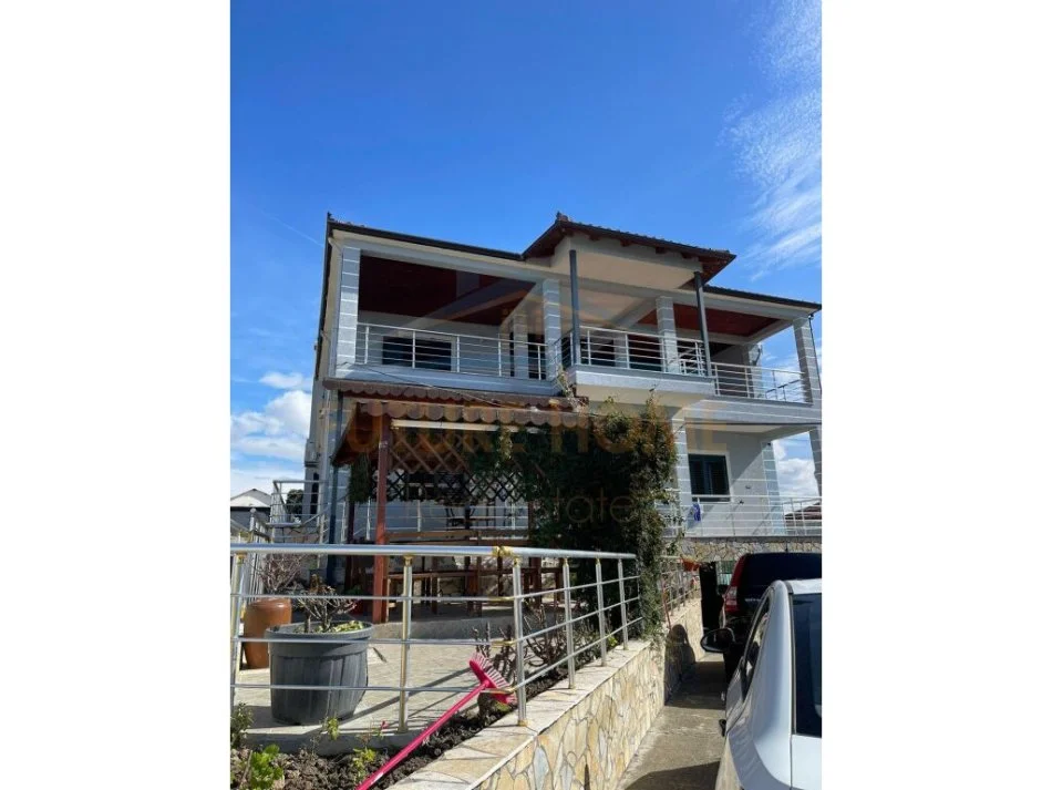 Durres, shitet Vile 5+1+Aneks+Ballkon, Kati 0, 400 m² 480,000 € (ARAPAJ,DURRES)