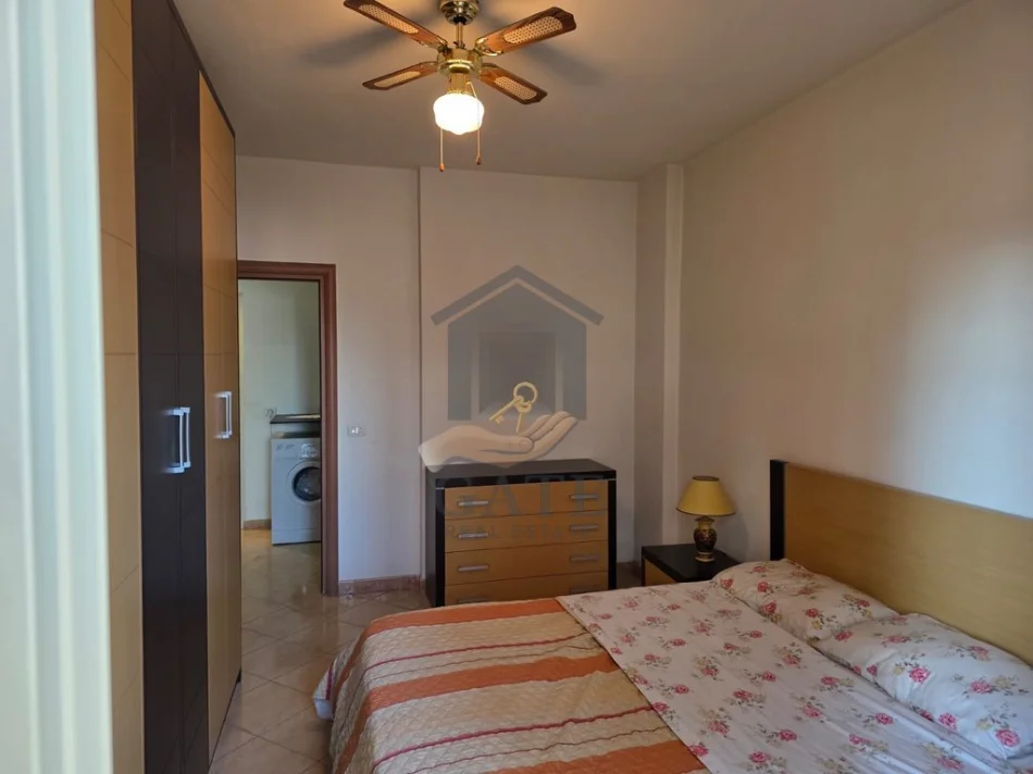 Durres, jepet me qera apartament 2+1 Kati 5, 80 m² 400 € (UKD)