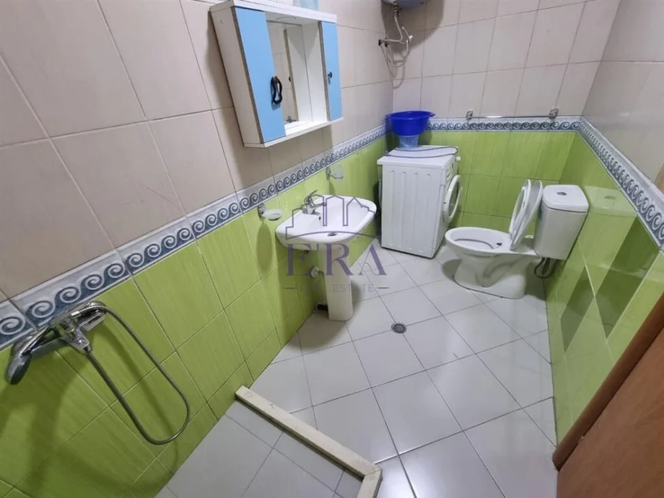 Durres Plazh, jepet me qera apartament ne plazh 1+1+Ballkon Kati 6, 350 € (Rrota Kuqe)