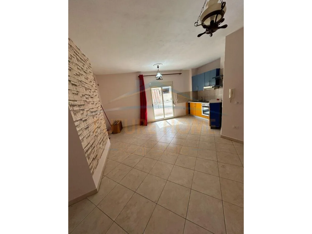 Shitet, Apartament 1+1, Xhamlliku / OPP38347