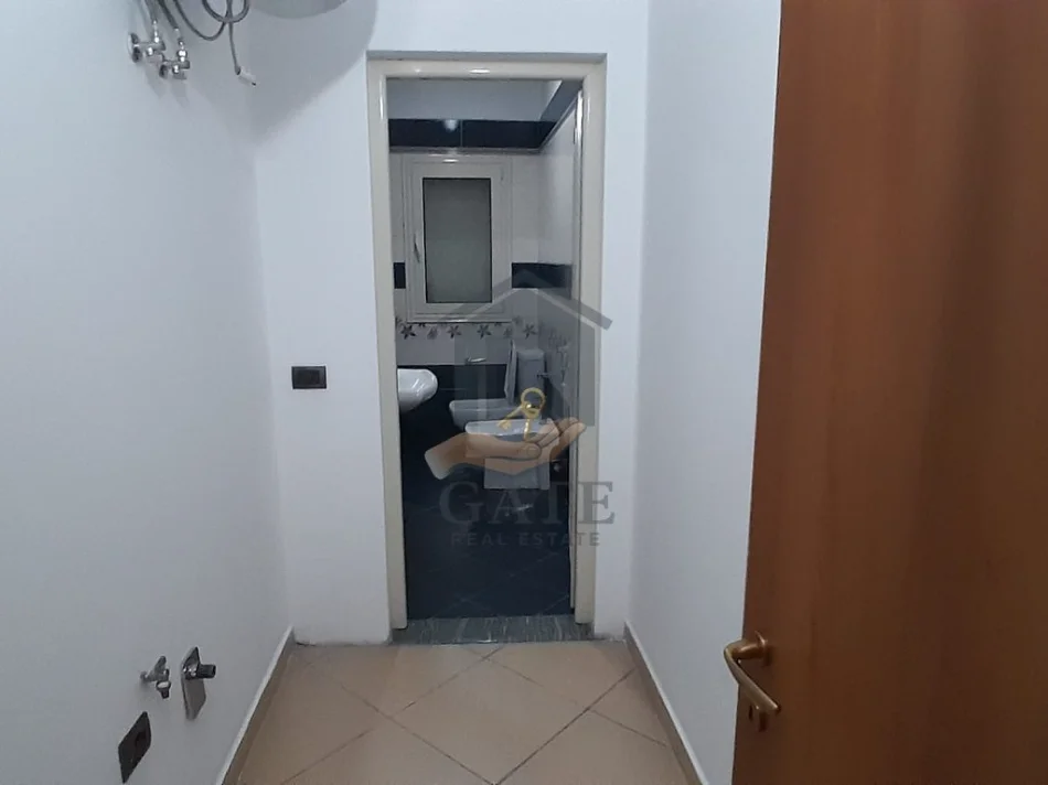 Durres, jepet me qera apartament 2+1 Kati 2, 80 m² 500 € (Kazazi)