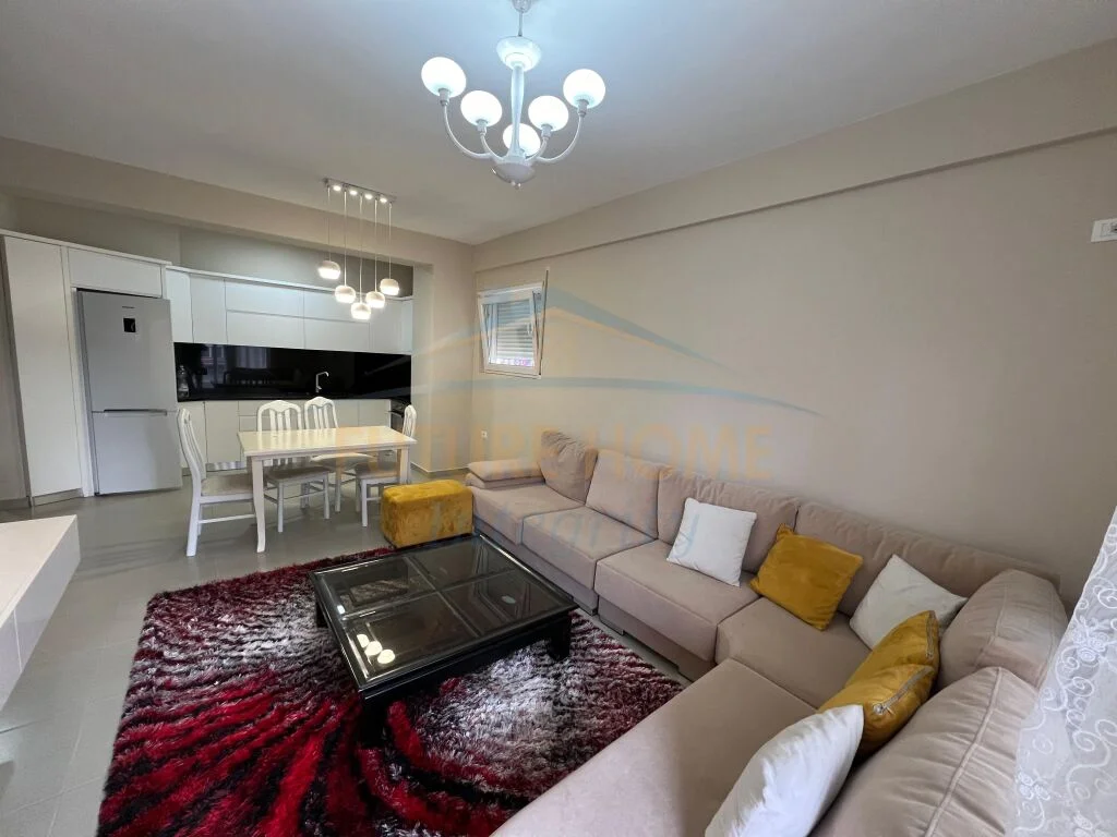 Qera, Apartament 2+1+2+Post parkimi, Kopshti Botanik, Tiranë.
500 €