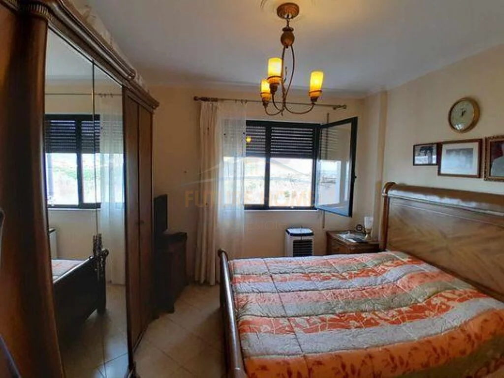 Shitet, Apartament 1+1, Fresku, Tirane. 90.000 EURO