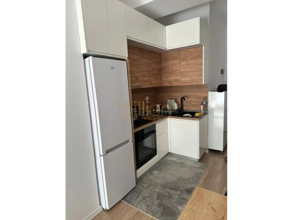 Tirane, shitet 1+1+Ballkon , 52 m² 900.000 € (MANGALEM21)