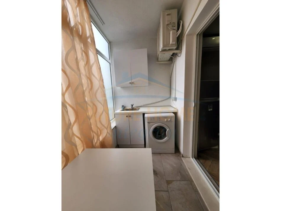 Tirane, jepet me qera Garsionere  Kati 2, 39 m² 400 € (BRRYLI)  AL38430