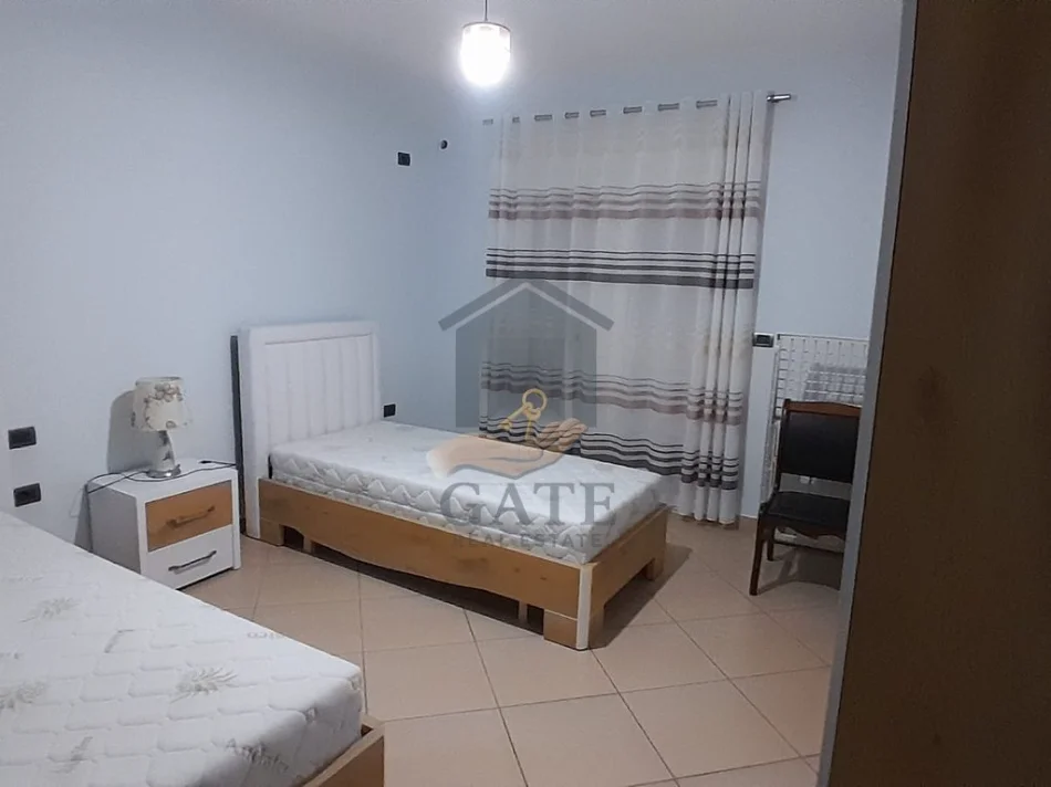 Durres, jepet me qera apartament 2+1 Kati 2, 80 m² 500 € (Kazazi)