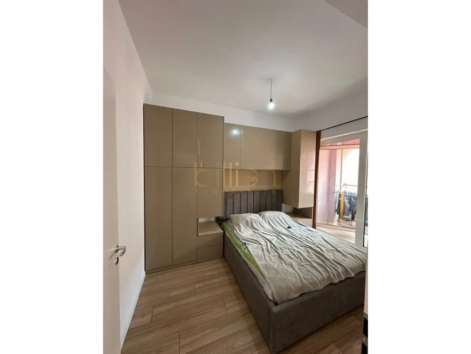 Tirane, shitet 1+1+Ballkon , 52 m² 900.000 € (MANGALEM21)