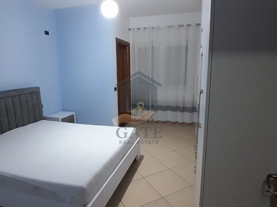 Durres, jepet me qera apartament 2+1 Kati 2, 80 m² 500 € (Kazazi)