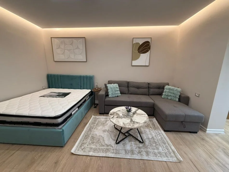 Tirane, shes garsonier 1+1 Kati 4, 33 m² 113.000 € (Rruga e Barrikadave)