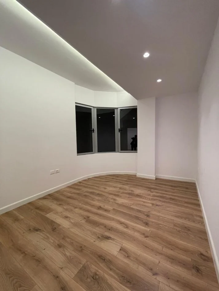 Tirane, shitet apartament 2+1 Kati 10, 101 m² 212.000 € 
