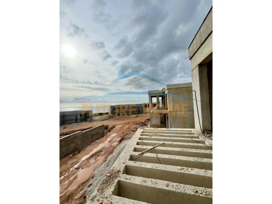 Dhermi - Palase, shitet Vile 4+1+Aneks+Ballkon Kati 3, 219 m² 1.100.000 € (Palase)