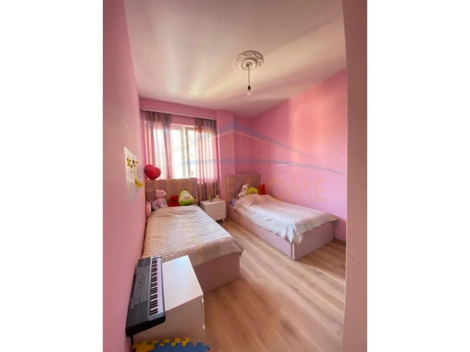 Shitet, Apartament 2+1, Ali Dem