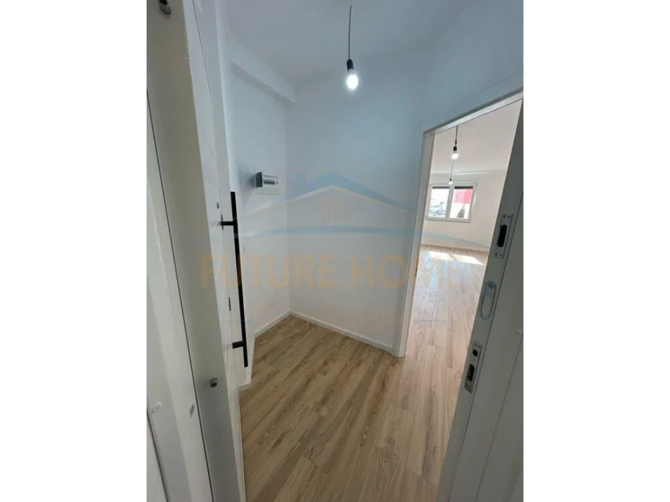 Shitet, Apartament 1+1, Rruga e Elbasanit. UNA38567