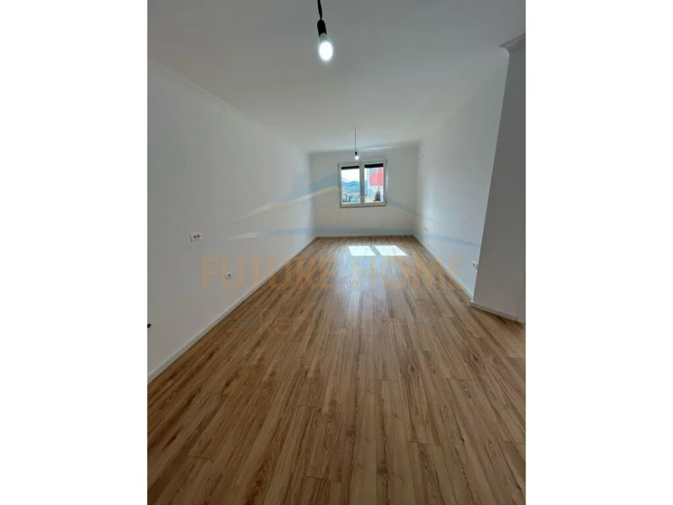 Shitet, Apartament 1+1, Rruga e Elbasanit. UNA38567
