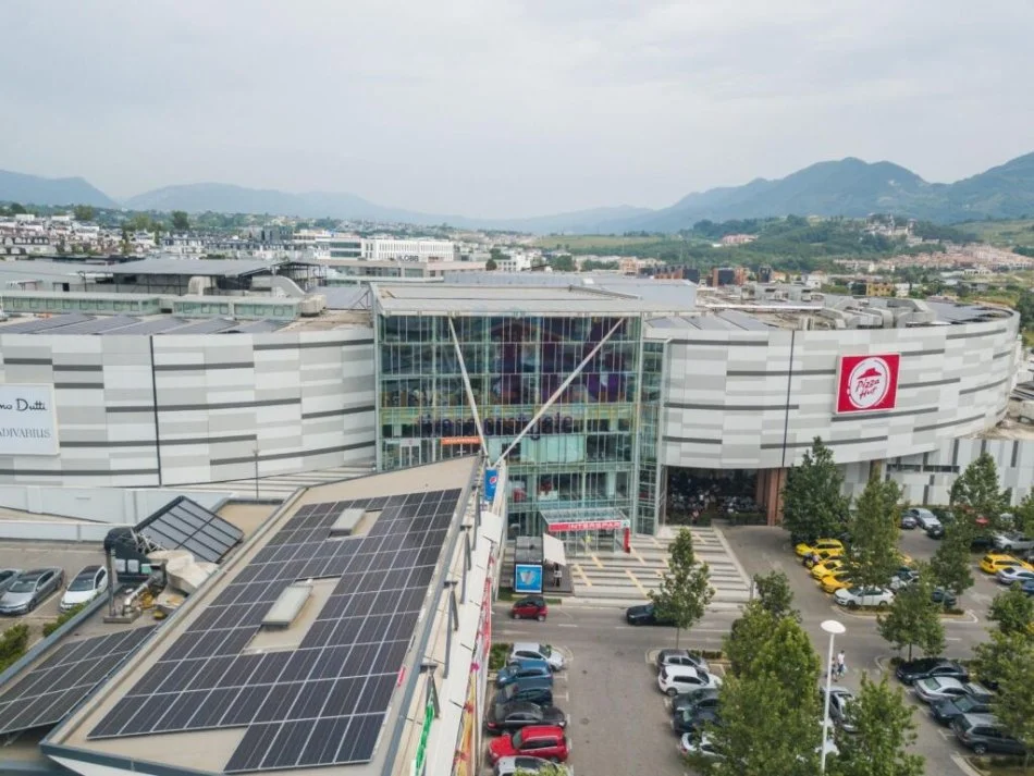 Tirane, jepet me qera ambjent biznesi Kati 0, 1.130 m² 3.500 € (Ambient Biznesi , Teg, Tiranë.)