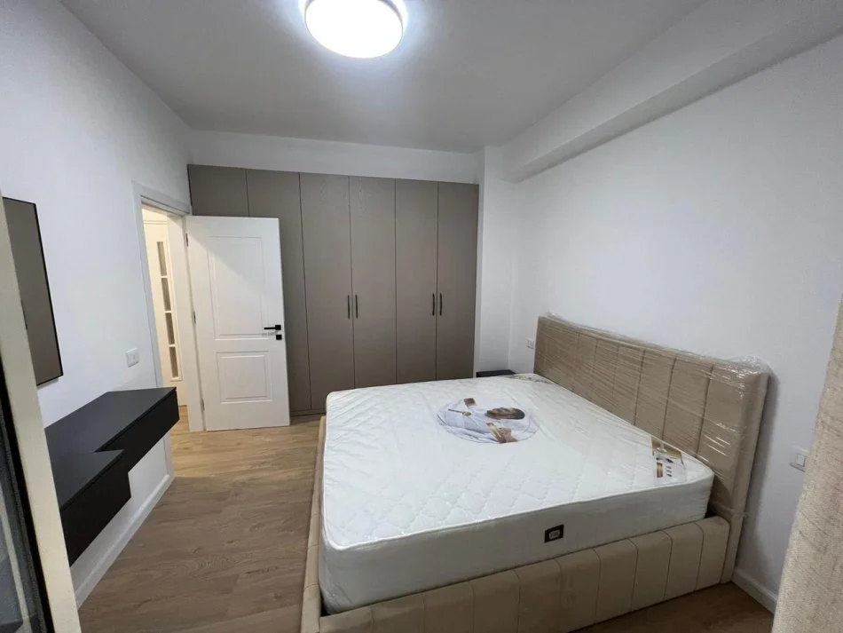 Tirane, jepet me qera apartament 2+1+Ballkon Kati 3, 124 m² 1.200 € (rruga zogu zi)