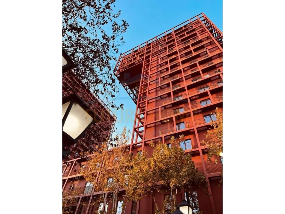 Tirane, jepet me qera apartament 2+1 , 124 m² 