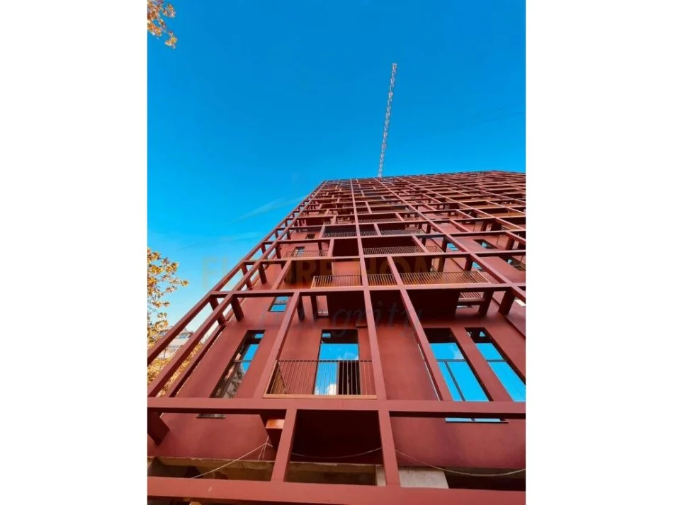 Tirane, jepet me qera apartament 2+1 , 124 m² 