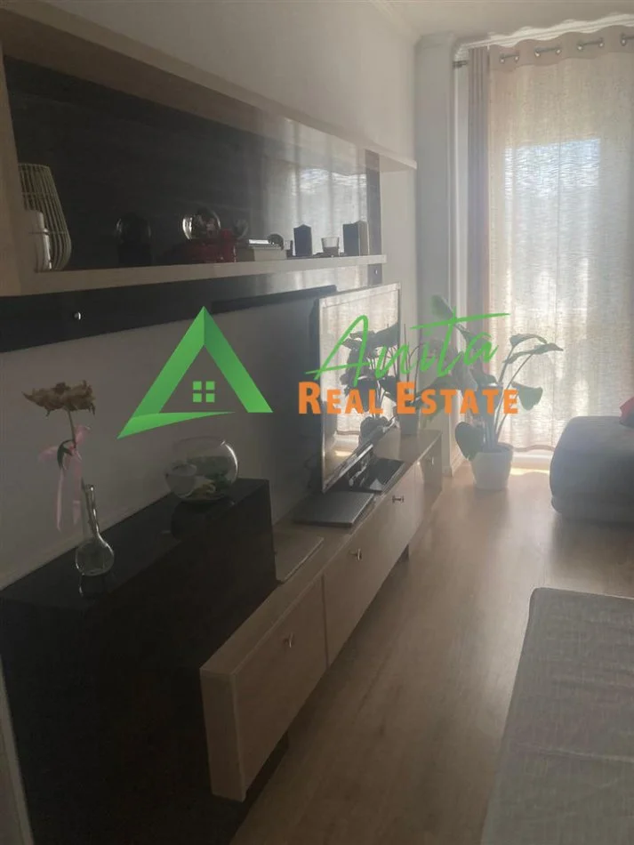 Tirane, jepet me qera apartament 2+1+Ballkon Kati 7, 105 m² 400 € (Ali Demi