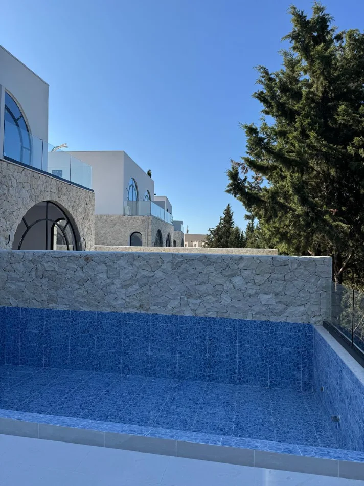 Vlore, shitet Vile 3 Katshe , 220 m² (Borgo Bello Residence, Drimadhë)