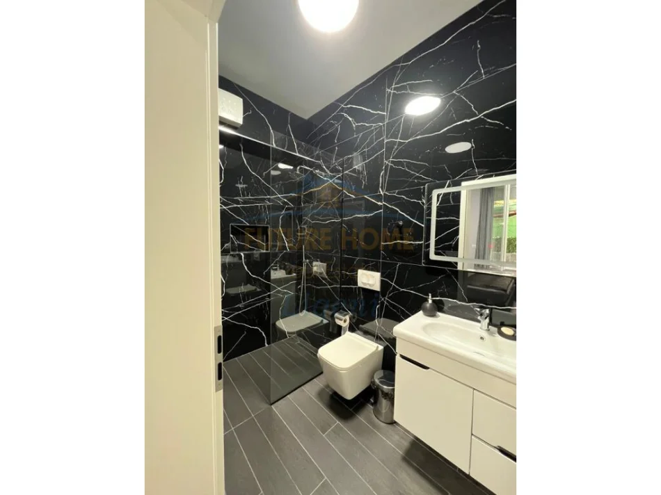 Tirane, jepet me qera apartament 2+1 Kati 0, 90 m² 700 € (Liqeni i thate)