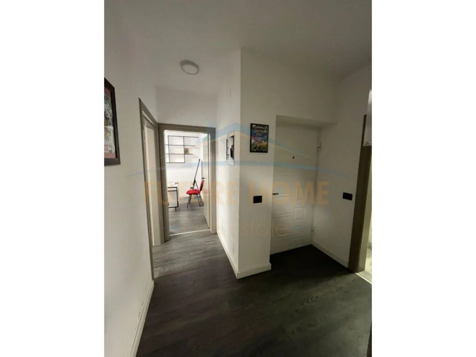 Tirane, shitet apartament 2+1 Kati 1, 95 m² 135.000 € (Rruga Muhamet Gjollesha)