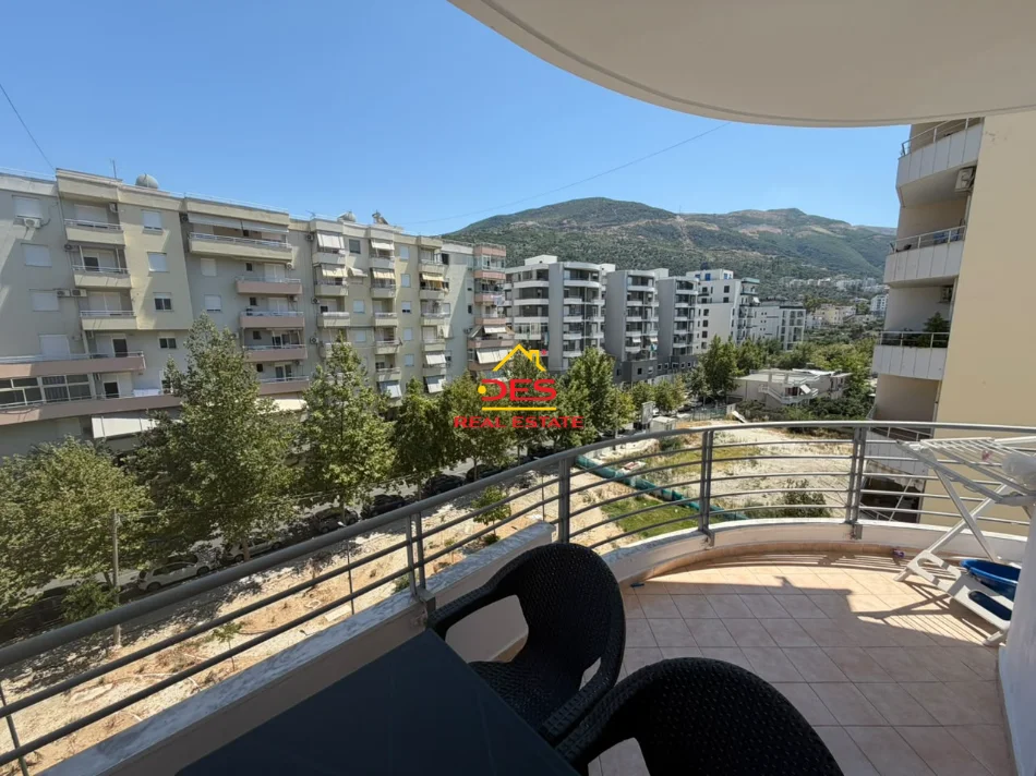 Vlore, jepet me qera apartament 1+1+Ballkon Kati 6, 70 m² 400 € (Lungomare)