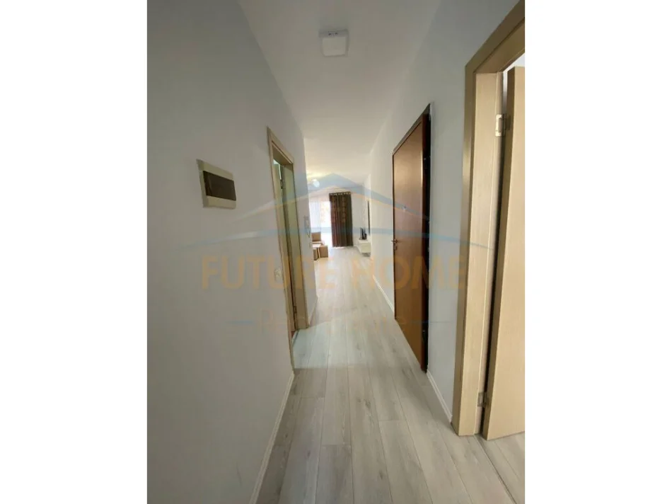 Tirane, jepet me qera apartament 2+1 Kati 7, 103 m² 500 € (Unaza e Re)