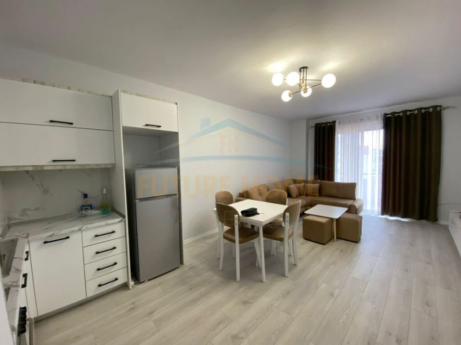 Tirane, jepet me qera apartament 2+1 Kati 7, 103 m² 500 € (Unaza e Re)