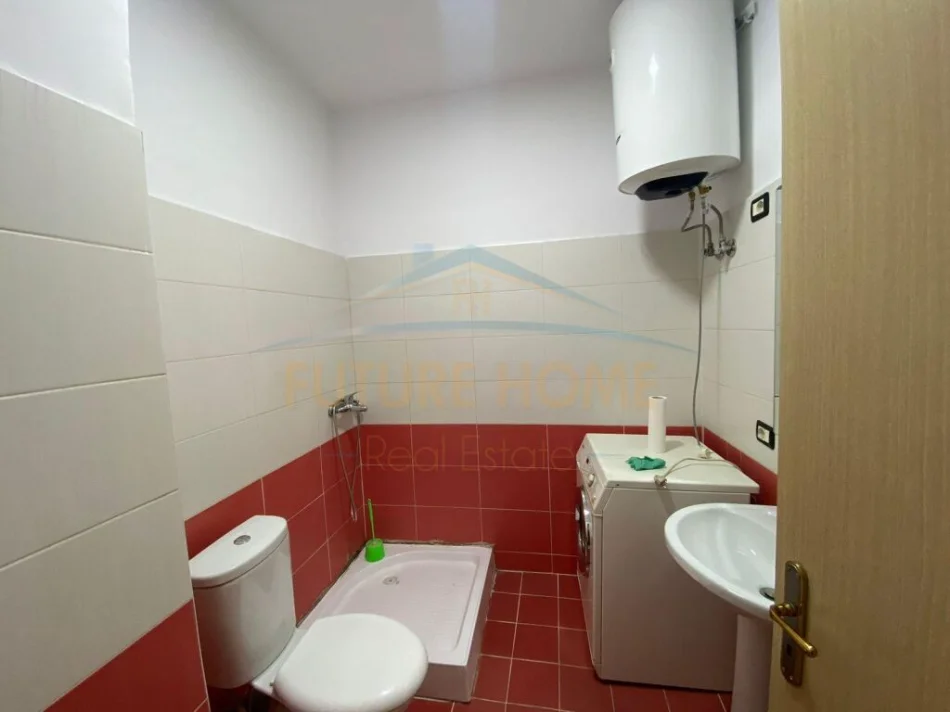 Tirane, jepet me qera apartament 2+1+Ballkon Kati 7, 103 m² 500 € (Unaza e Re)