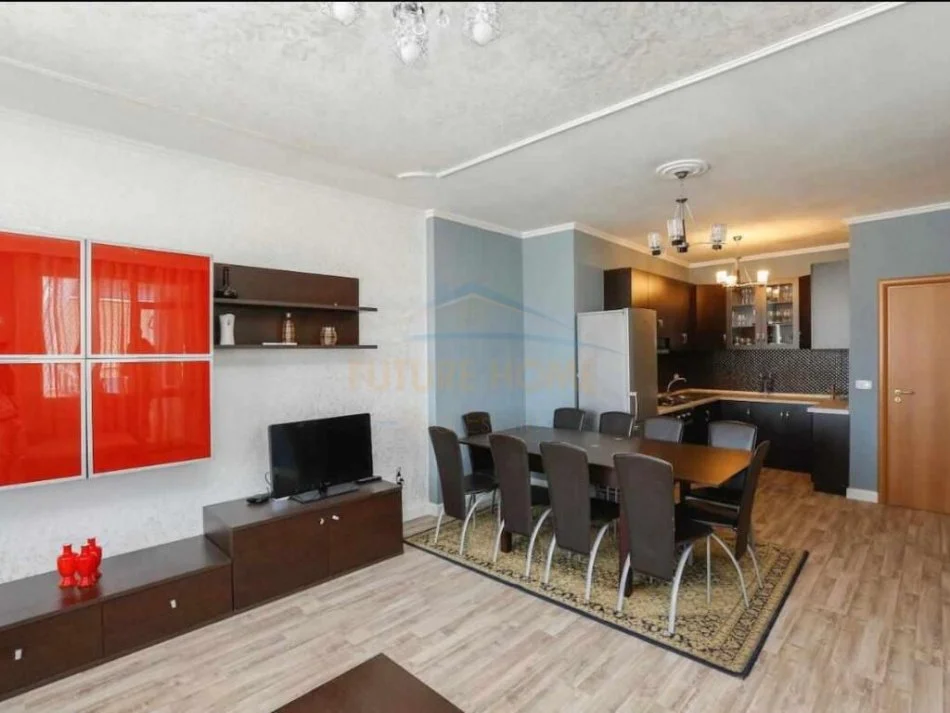 Tirane, jepet me qera apartament 3+1+Ballkon Kati 11, 147 m² 800 € (Ekspozita)