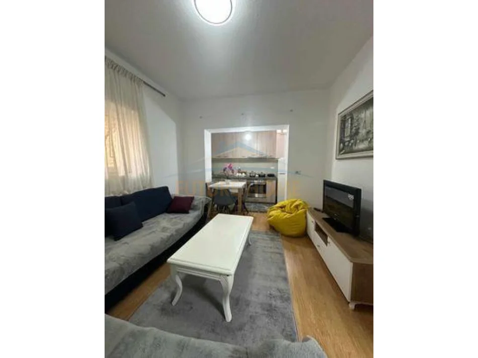 Tirane, shitet apartament 3+1 Kati 1, 106 m² 175.000 € (Brryli)