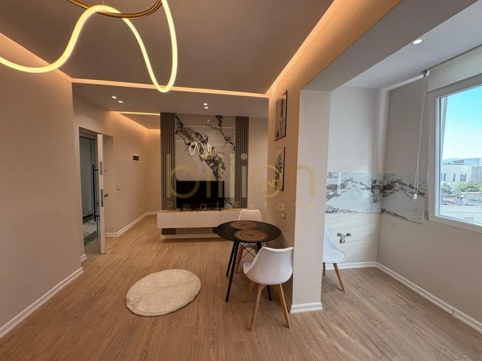 Tirane, shitet 2+1 , 90 m² 235.000 € (Rruga Barrikadave)