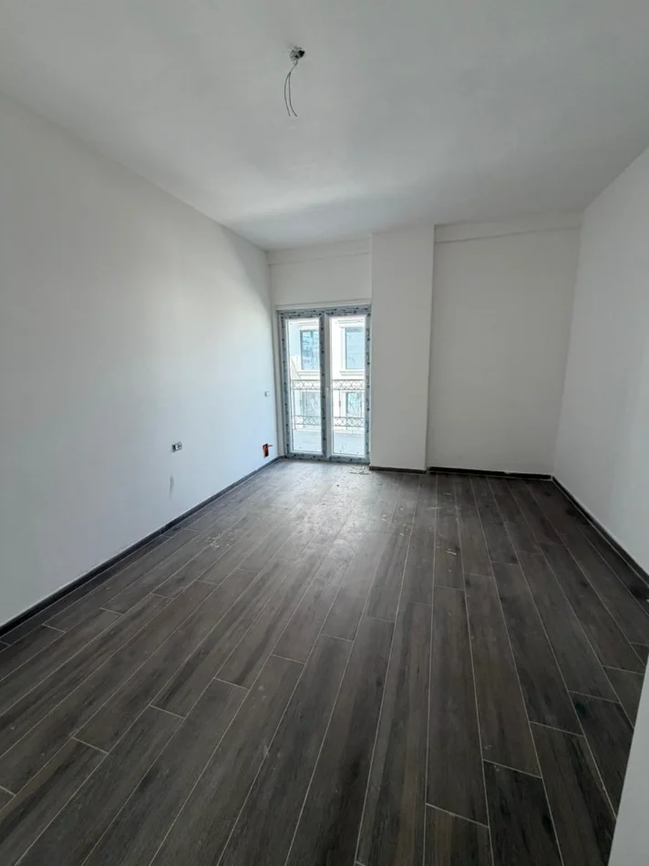 Tirane, shitet apartament 2+1 , 147 m² 265.428 € (Sauk)