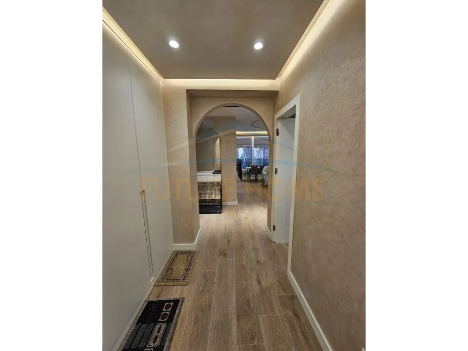 Durres, shitet apartament 2+1 Kati 2, 102 m² 180.000 € (Mali i Robit)