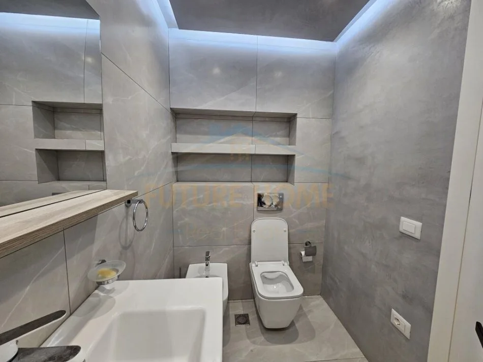 Mali Robit, shitet apartament 2+1+Ballkon Kati 2, 102 m² 180.000 € (Durres)