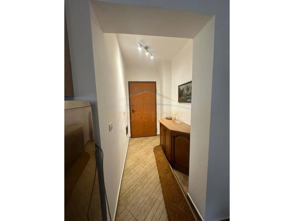 Qera, Apartament 1+1+Verande, pranë Ministrisë së Jashtme, Tiranë. AREA38851