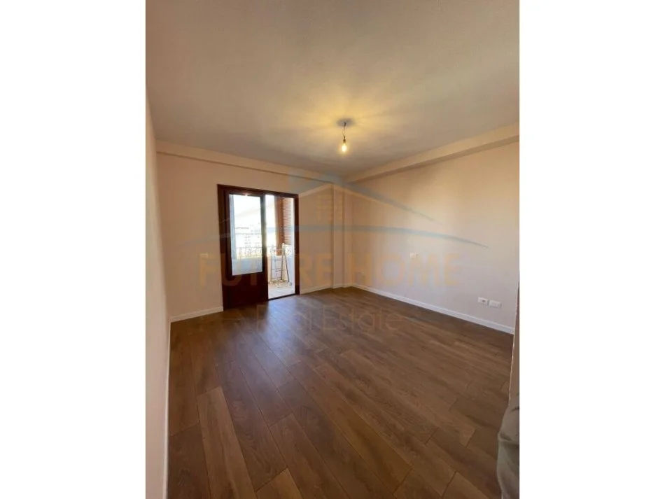 Shitet, Apartament 2+1+2, Tregu i Vogel, Durres