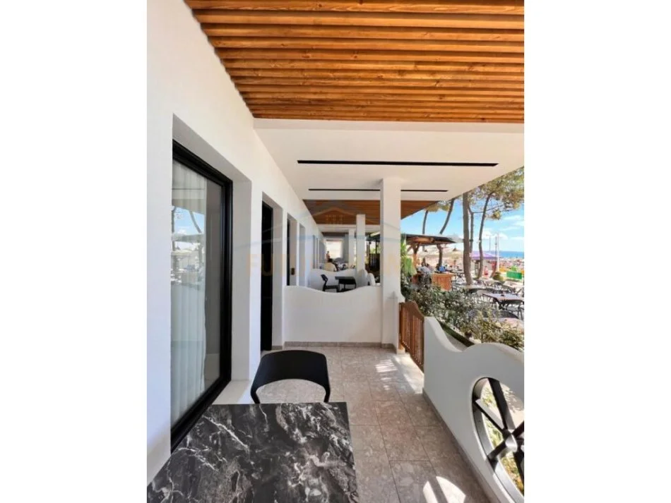 Durres, shitet Vile 4+1 Kati 0, 535 m² 2.000.000 € (shkembi kavajes,Durres)