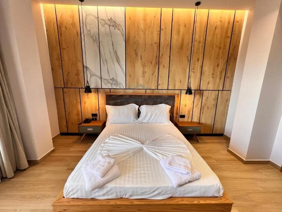 Durres, shitet Vile 4+1 Kati 0, 535 m² 2.000.000 € (shkembi kavajes,Durres)