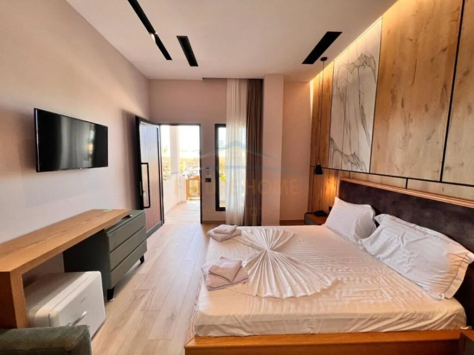 Durres, shitet Vile 4+1 Kati 0, 535 m² 2.000.000 € (shkembi kavajes,Durres)