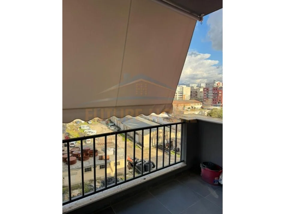 Qera, Apartament 2+1+2, Rruga 5 Maji/  OPP38891