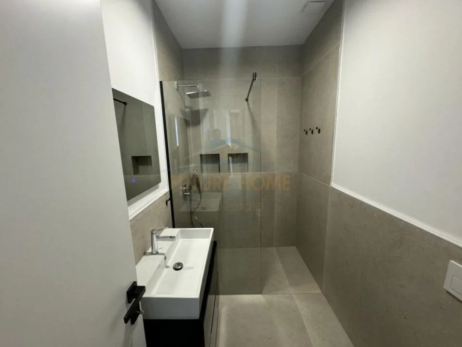 Tirane, jepet me qera apartament 2+1 Kati 2, 113 m² 1.500 € 