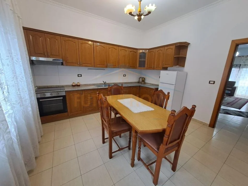 Qera, Shtepi Private 3-kateshe, Fusha e Reres, Durres