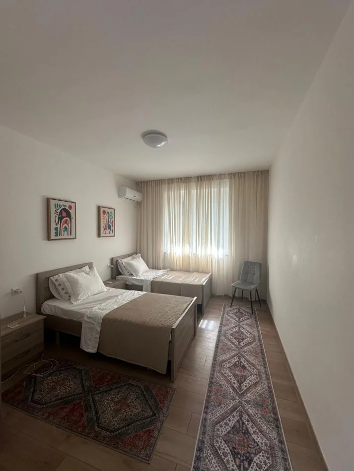 Tirane, jepet me qera apartament 2+1 Kati 2, 88 m² 850 € (Rruga e Durrësit)