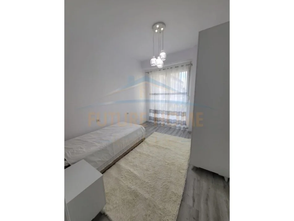 Qera, Apartament 2+1+2+Post Parkimi, Ish Fusha e Aviacionit, Tiranë
Cmimi 650euro