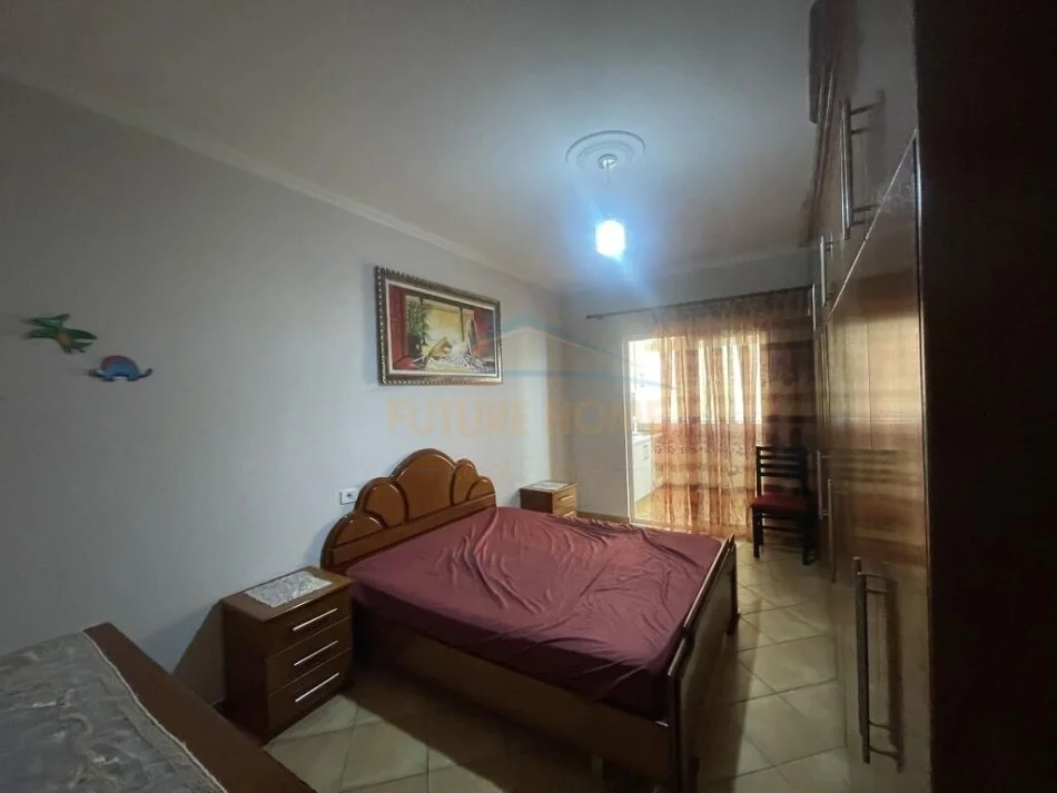 Shitet apartamenti 1+1 te pallatet Cabej