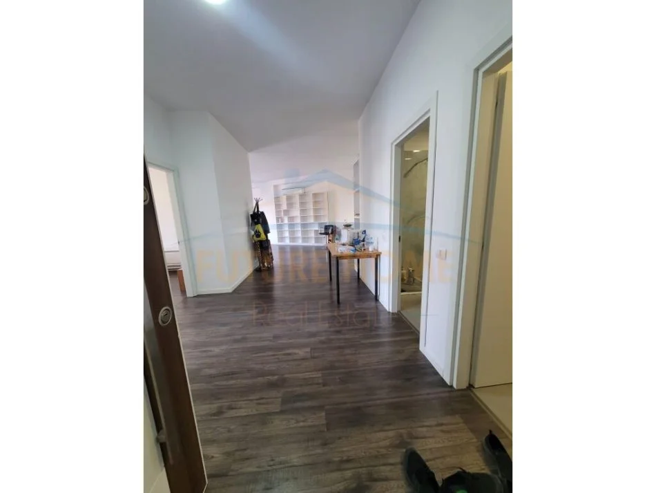 Qera, Apartament 3+1+2+Post Parkimi, Ish Fusha e Aviacionit, Tiranë