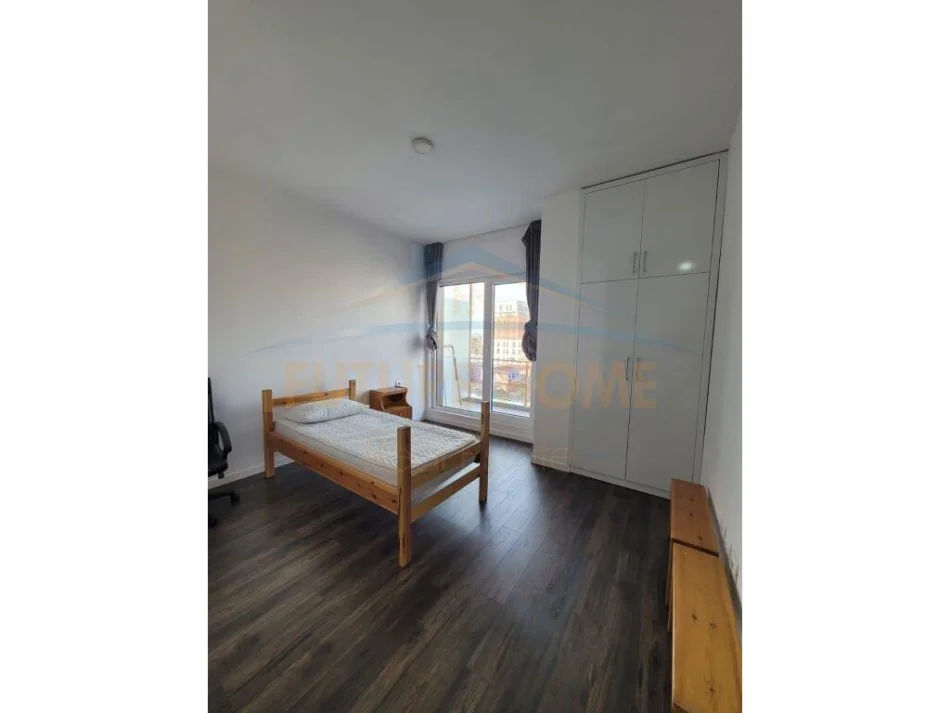 Qera, Apartament 3+1+2+Post Parkimi, Ish Fusha e Aviacionit, Tiranë